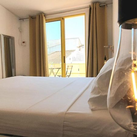 Lovelystay - Yellow Submarine House Lagos Bagian luar foto