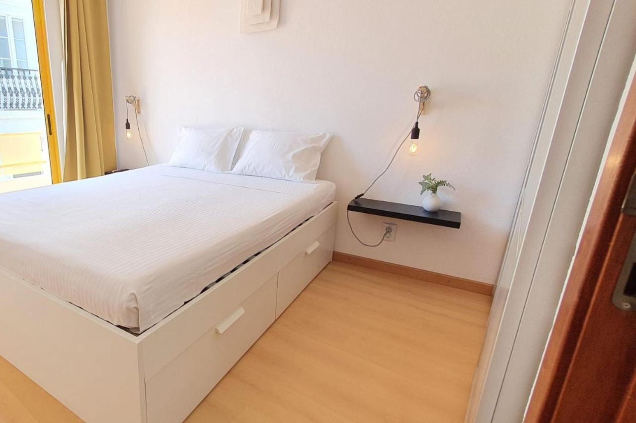 Lovelystay - Yellow Submarine House Lagos Bagian luar foto