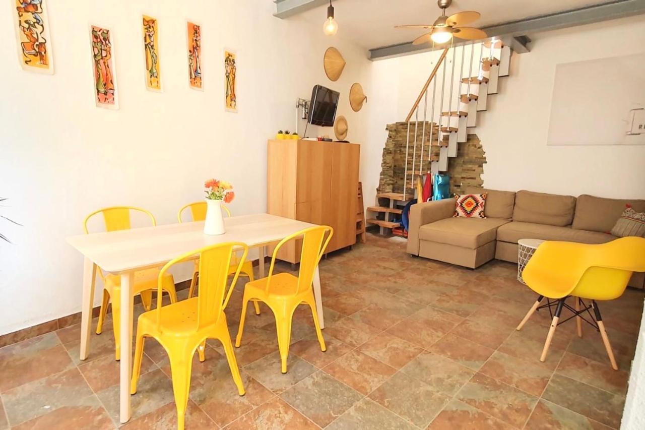 Lovelystay - Yellow Submarine House Lagos Bagian luar foto
