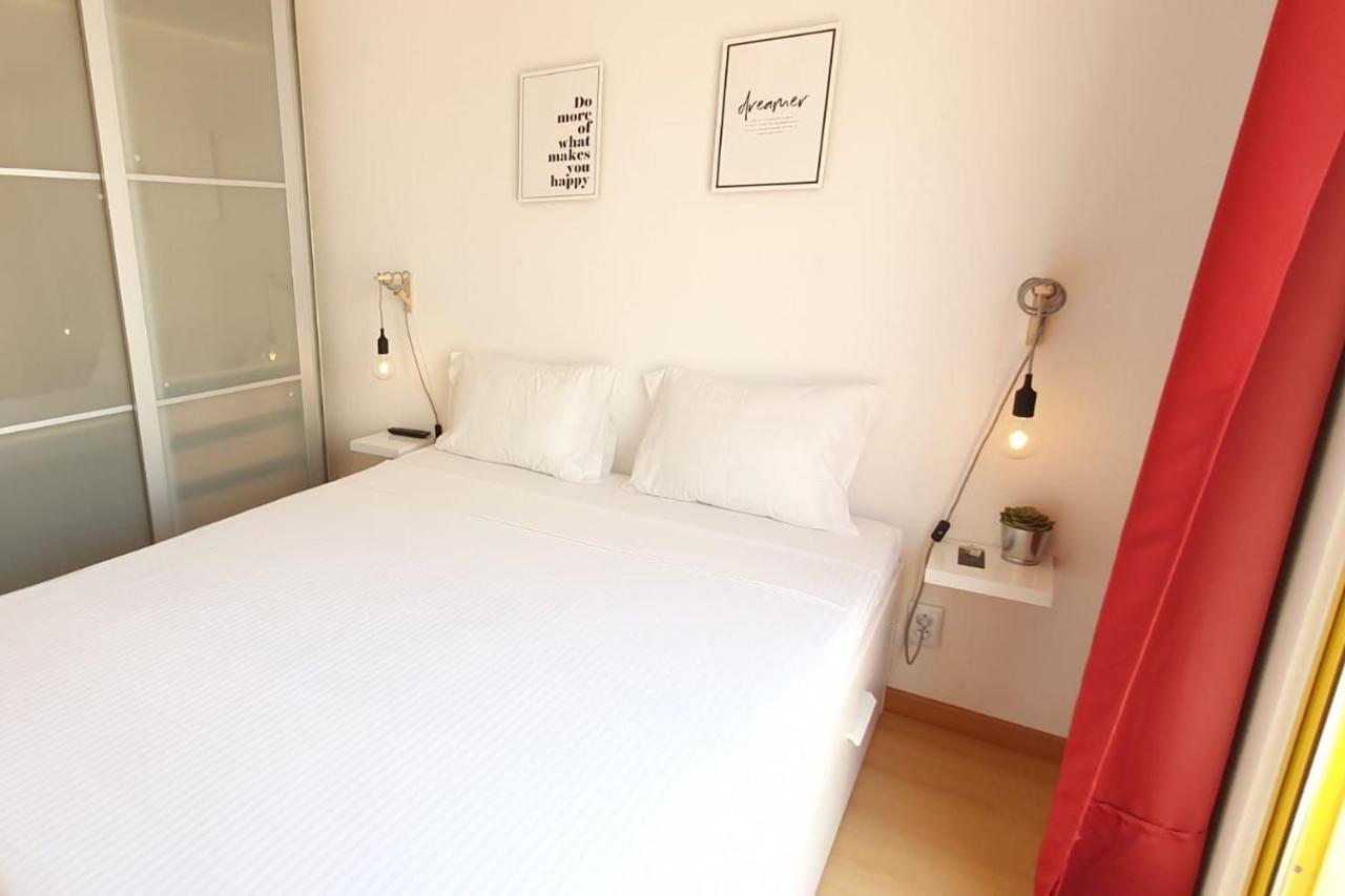 Lovelystay - Yellow Submarine House Lagos Bagian luar foto