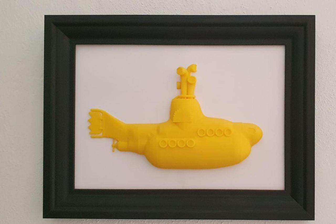 Lovelystay - Yellow Submarine House Lagos Bagian luar foto