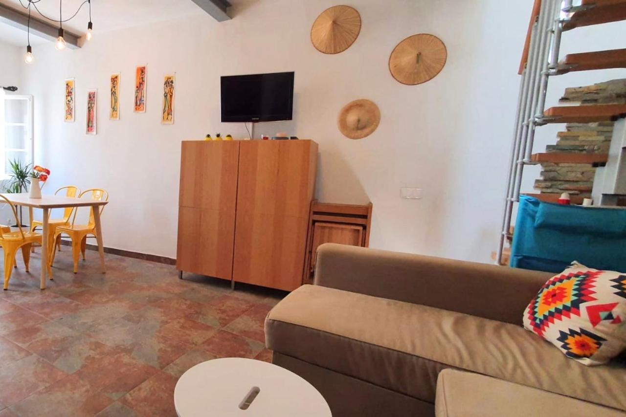 Lovelystay - Yellow Submarine House Lagos Bagian luar foto